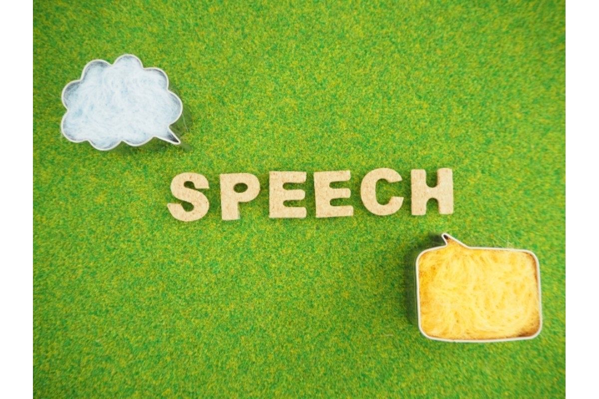 スピーチの夢は何を意味している？