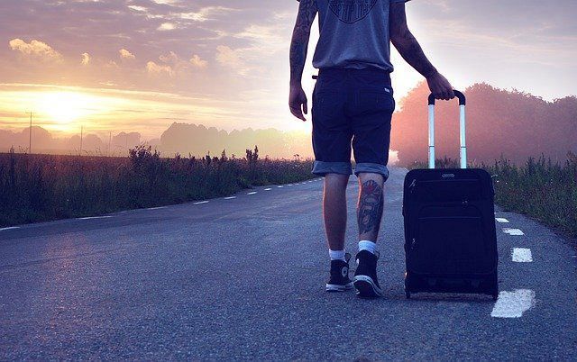 スーツケースの夢は何を意味している？