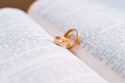 相性占い(相性診断)│一生独身はイヤだな…。あなたの結婚運は上昇中⇔低下中どちら？